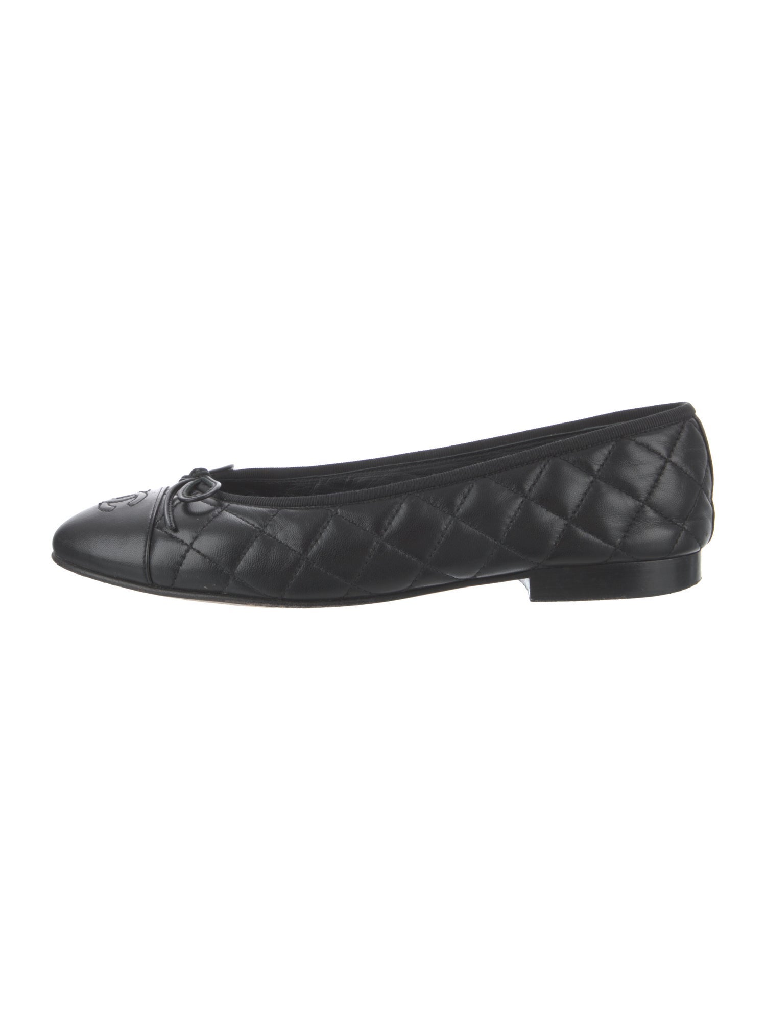 Chanel Interlocking CC Logo Leather Ballet Flats